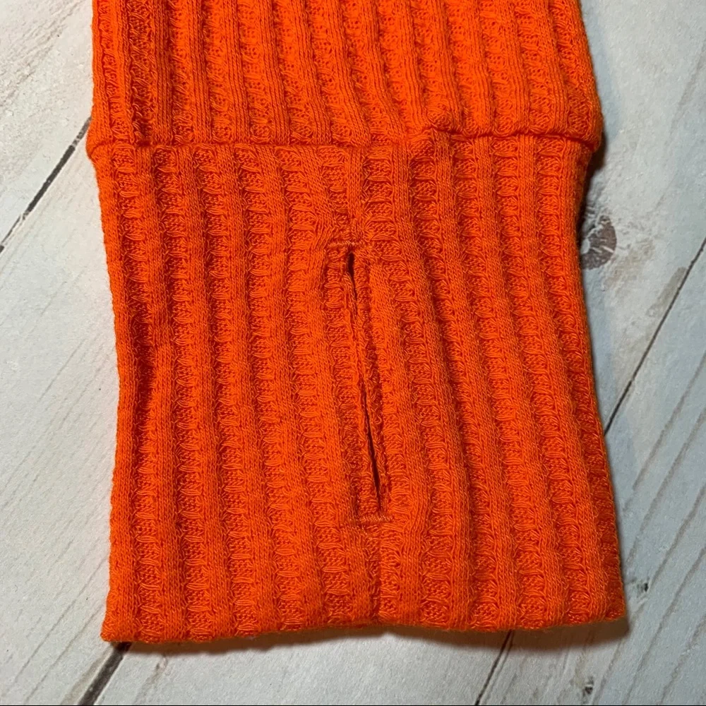 NWOT Ladies Broncos LS and Duffle Set - Picture 6 of 12